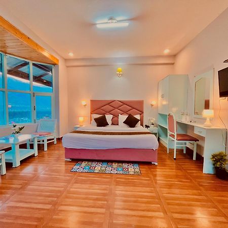 Hadimba Hill View By Hadimba Palace, Manali - Premium Room ! Family Hotel ! Parking ! Near Hadimba Temple Bagian luar foto