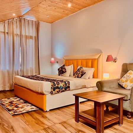 Hadimba Hill View By Hadimba Palace, Manali - Premium Room ! Family Hotel ! Parking ! Near Hadimba Temple Bagian luar foto