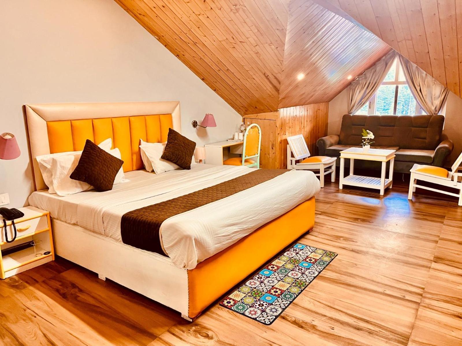Hadimba Hill View By Hadimba Palace, Manali - Premium Room ! Family Hotel ! Parking ! Near Hadimba Temple Bagian luar foto