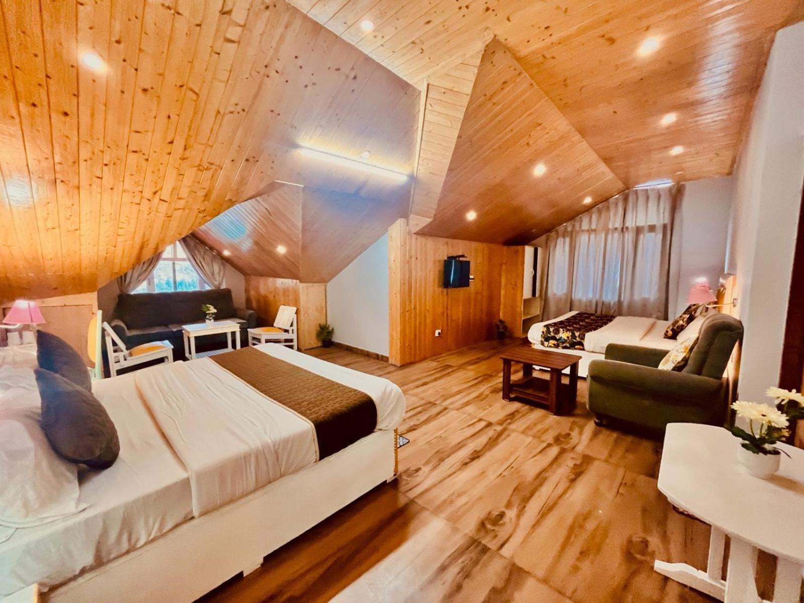 Hadimba Hill View By Hadimba Palace, Manali - Premium Room ! Family Hotel ! Parking ! Near Hadimba Temple Bagian luar foto