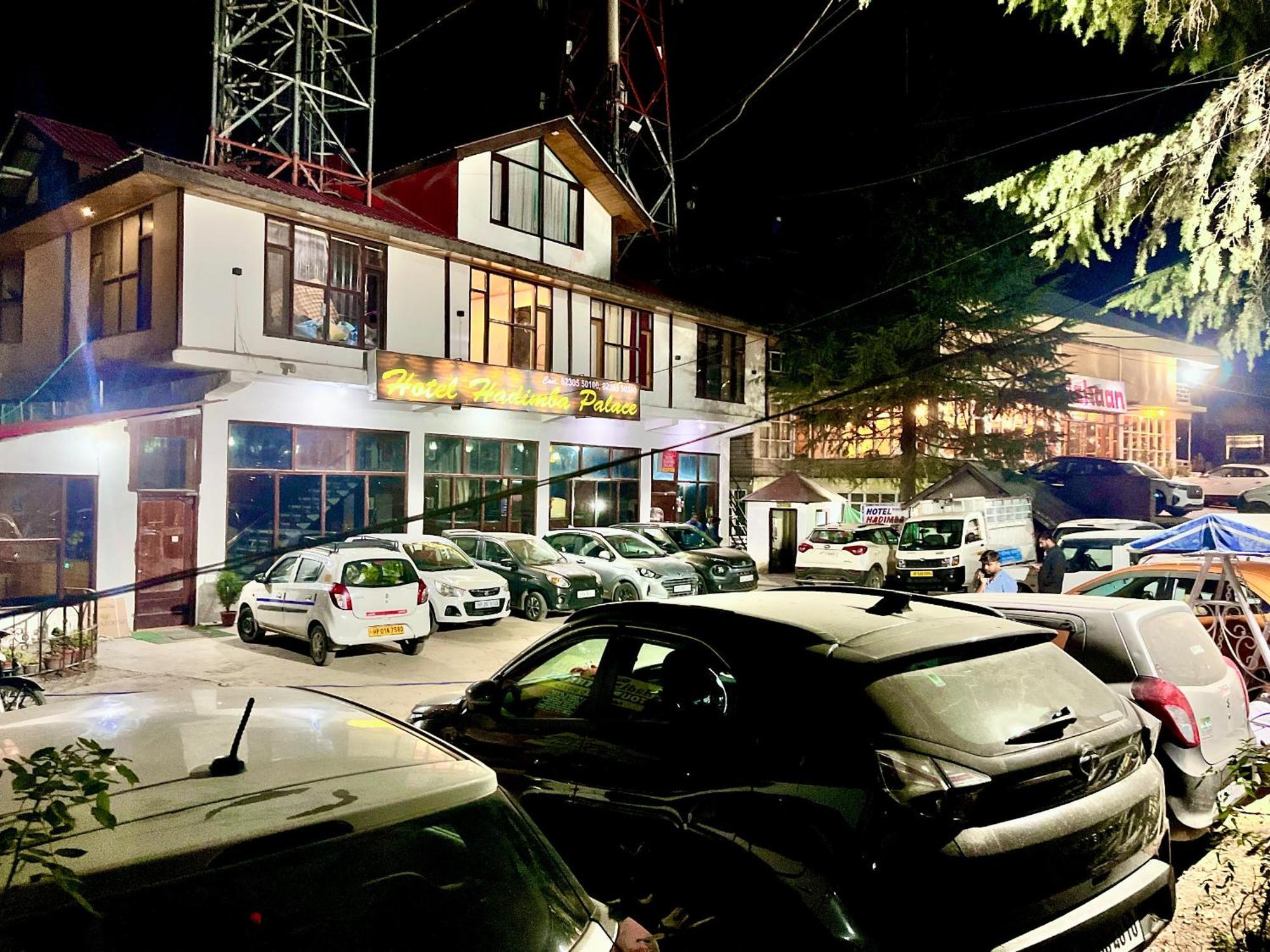 Hadimba Hill View By Hadimba Palace, Manali - Premium Room ! Family Hotel ! Parking ! Near Hadimba Temple Bagian luar foto