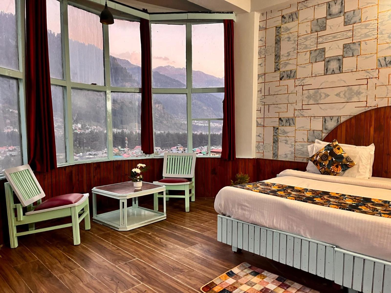 Hadimba Hill View By Hadimba Palace, Manali - Premium Room ! Family Hotel ! Parking ! Near Hadimba Temple Bagian luar foto