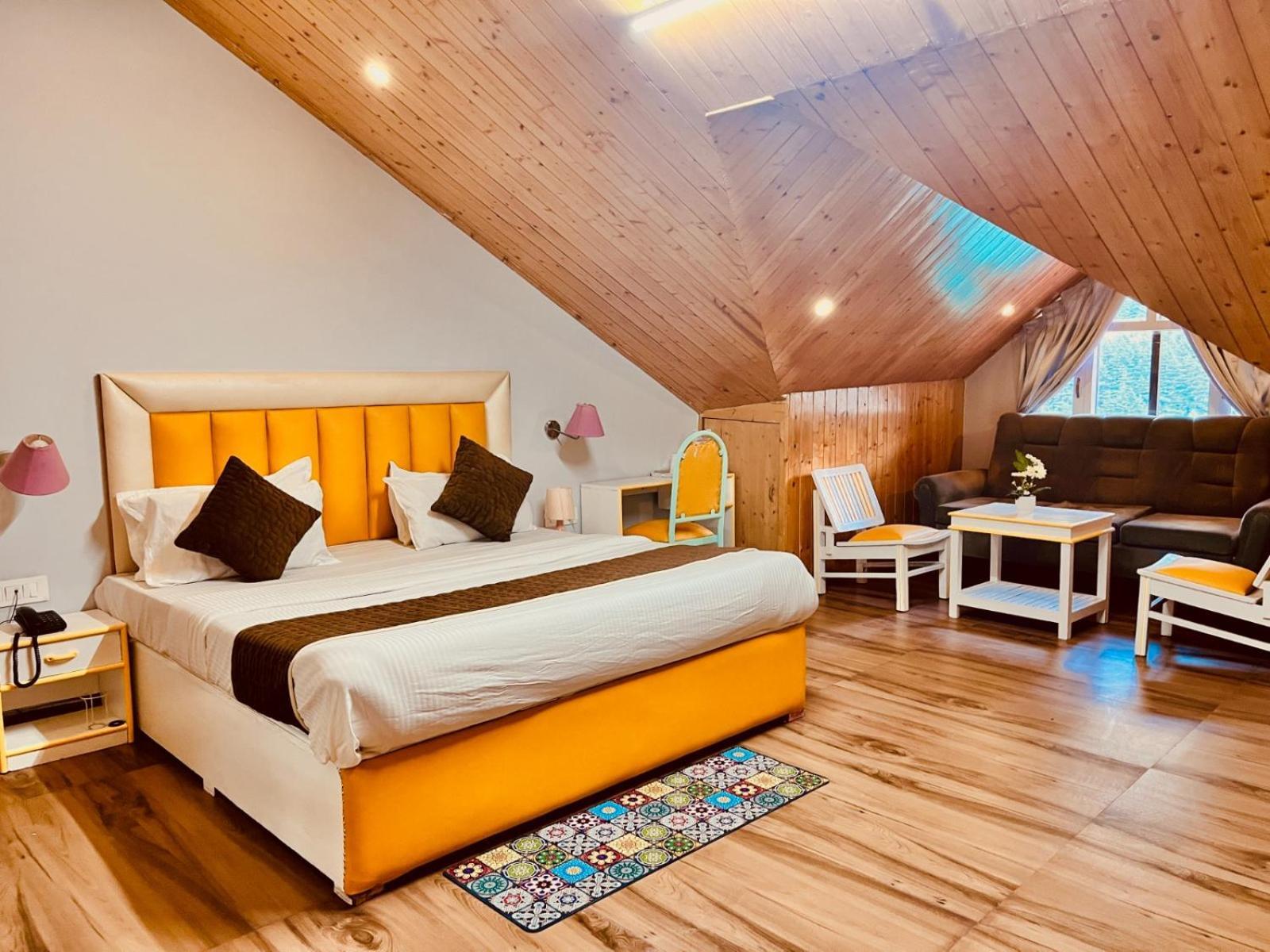 Hadimba Hill View By Hadimba Palace, Manali - Premium Room ! Family Hotel ! Parking ! Near Hadimba Temple Bagian luar foto