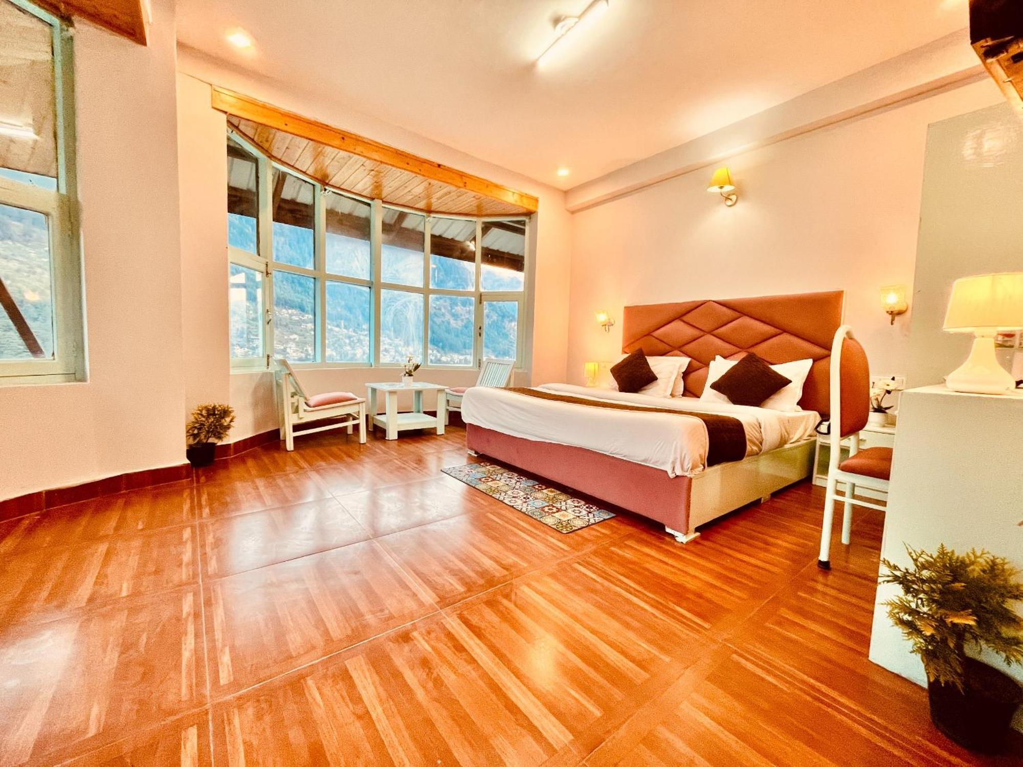 Hadimba Hill View By Hadimba Palace, Manali - Premium Room ! Family Hotel ! Parking ! Near Hadimba Temple Bagian luar foto